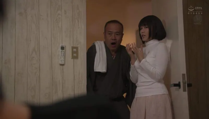 Bố anh xã gài bẫy con dâu để tống tình mỗi ngày