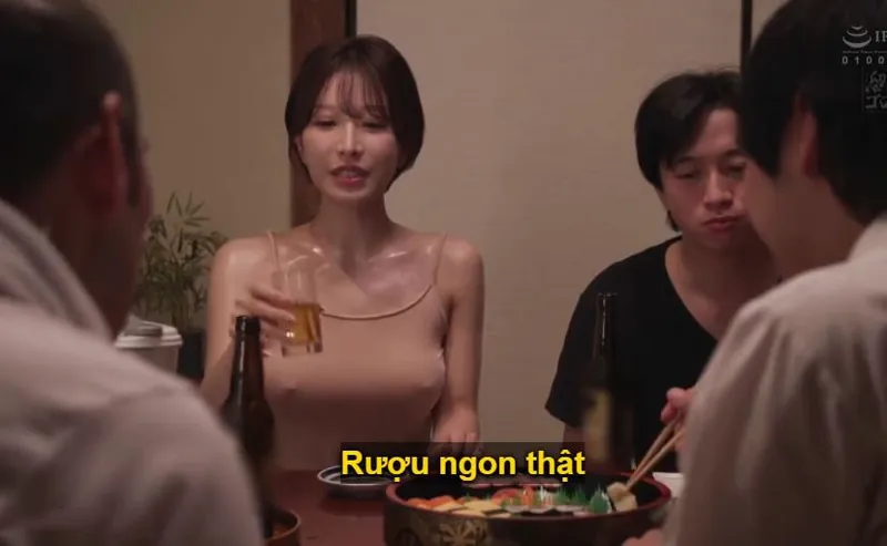 Bà xã gạ chịch cả gia đình ông chồng vì ông xã dẫn về quê rồi bỏ bê nứng lồn sml